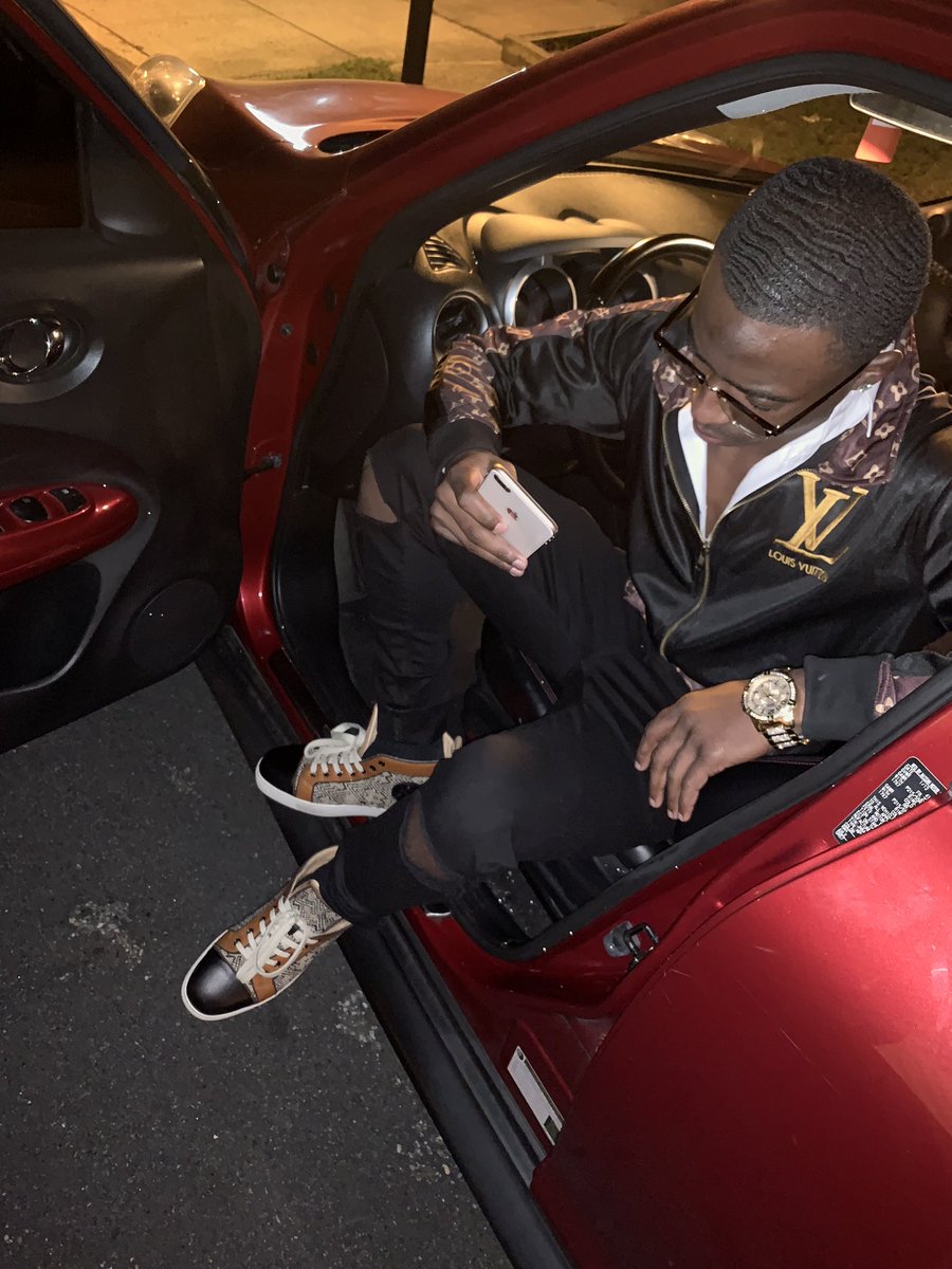 suckaafreeryan's tweet image. #hoco2k18