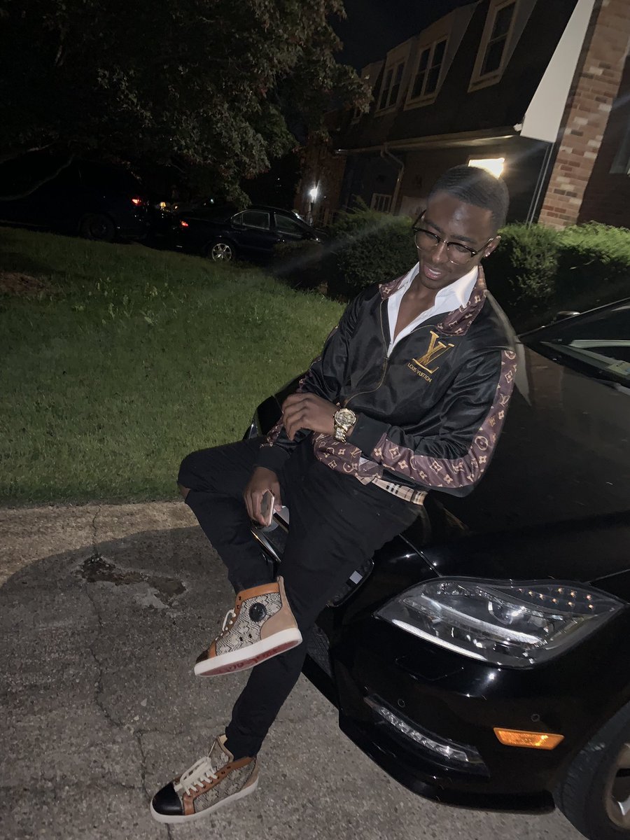 suckaafreeryan's tweet image. #hoco2k18