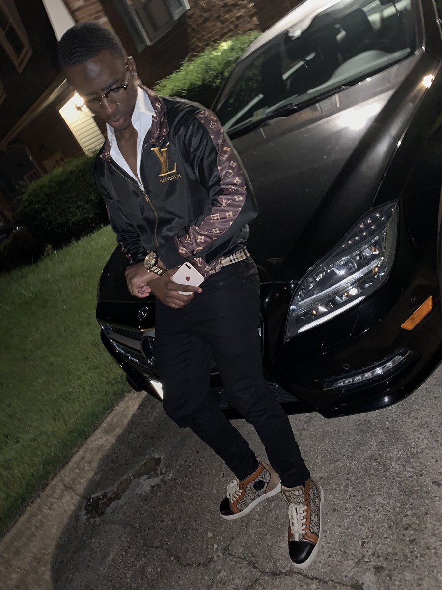 suckaafreeryan's tweet image. #hoco2k18