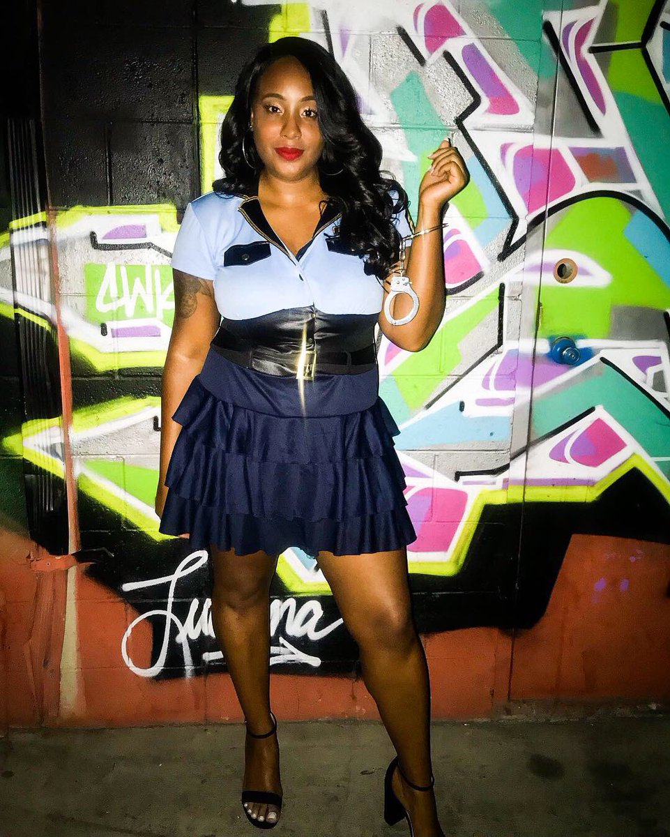 withlovefromree's tweet photo. π£ ALEXA, play Mrs. Officer. π
β’
#halloween2018 #boughtthisish20minbeforetheparty #lastminuteaf https://t.co/tuK5UdxZ9F
