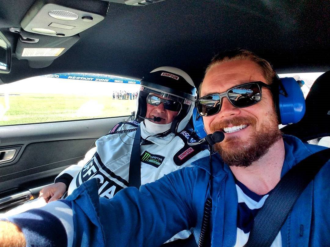 Julia_Eaton_UK's tweet photo. #TeamClaynePhotoADay 🍾TREATS🍾
@ClayneCrawford driving the #PACECAR at #Taladega last year!!!!! #Bucketlist treat!!!🏎️ #badass 😉❤️🇬🇧
#NASCAR @civale10 @TeamClayne https://t.co/fL4akPsx7l