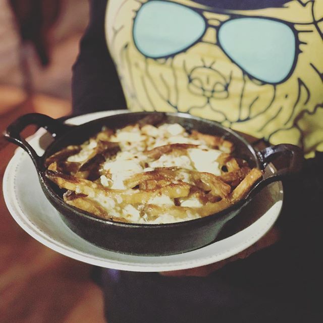 ColterBay's tweet image. It’s winter body season, bring on the Poutine! #buffaloscornerbar #colterbaybuffalo #allentownbuffalo #poutinefries