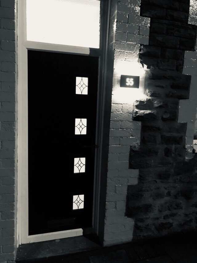 55 High Street is lit ✨😂

Available for sale very soon. Fully refurbished to an exceptional standard.

3 bed mid terrace property with off road parking in the friendly village of Abertridwr.