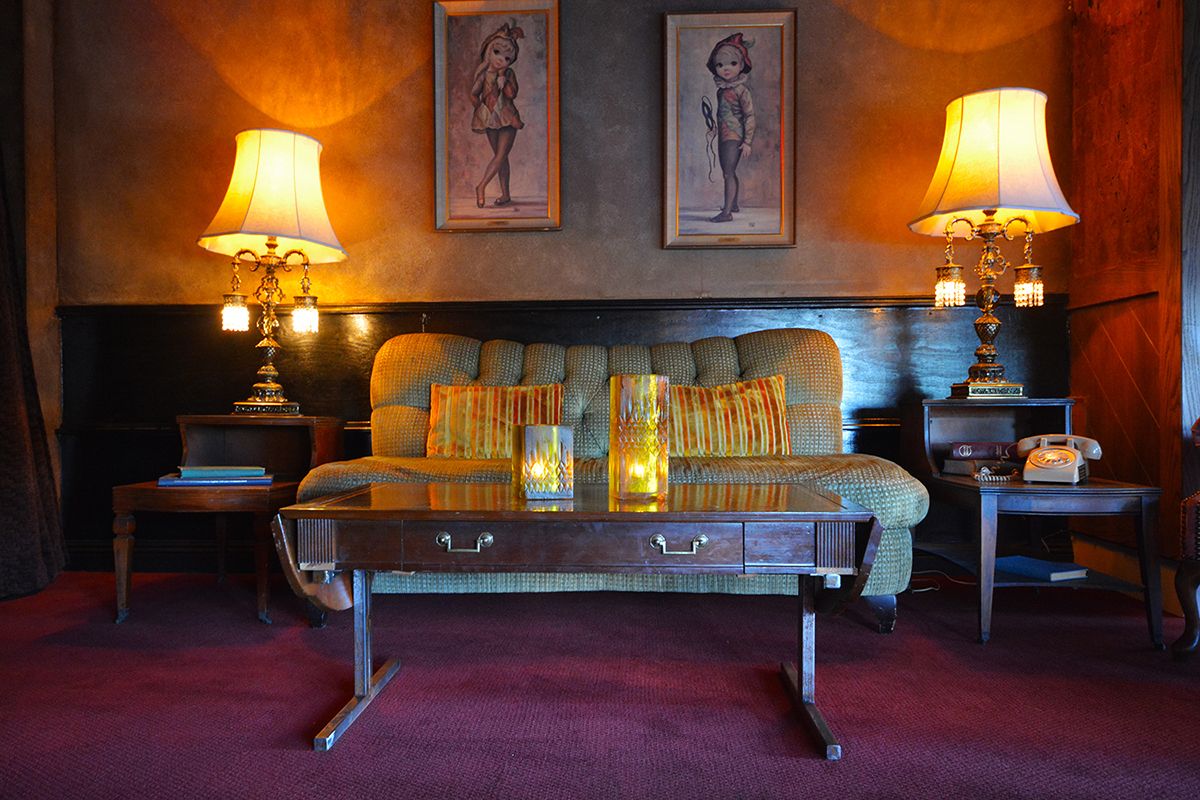 ZochaGroup's tweet photo. Sip a cocktail in any of these lounges for a chic night out on the town in Los Angeles 🍸🎷 10 of the Best Lounges in LA: https://t.co/a1gESFImlA https://t.co/wrtGL62usZ