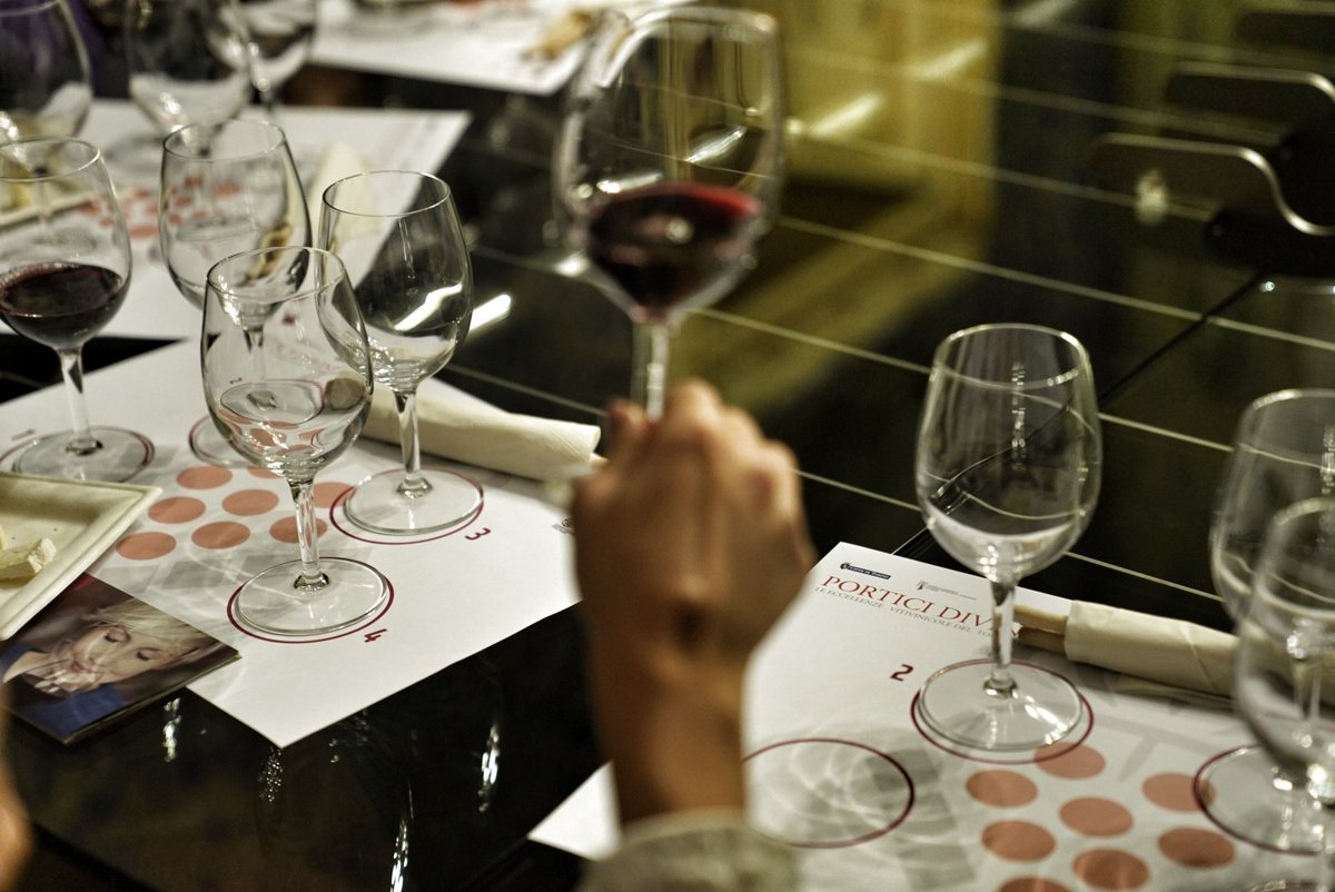 La seconda edizione di #porticidivini si chiude qui, insieme a Nebbiolo e Barbera... Con l'accento torinese! 
Sono stati dieci giorni bellissimi, ci twittiamo il prossimo anno con i vini della #ProvinciadiTorino