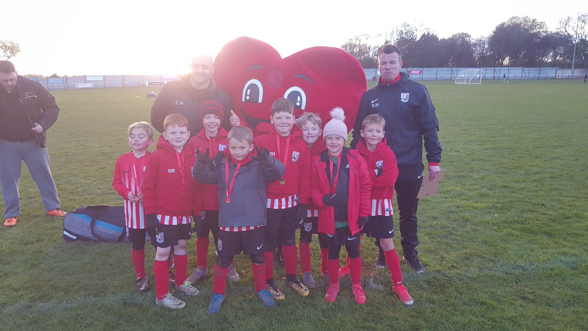 amy_roe85's tweet photo. @TeversalFC Saturday Under 8's supporting @TheBHF with the great help of @BhfPaula https://t.co/k02HG84Emj