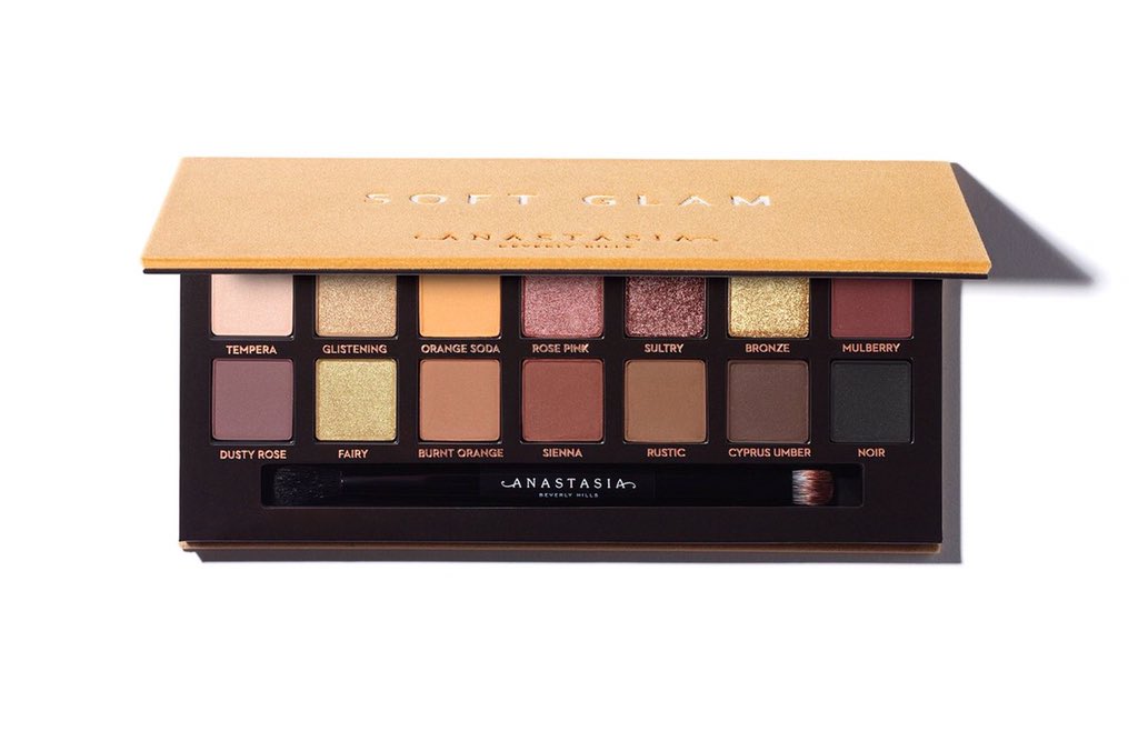MakeUpGlams's tweet photo. RT TO WIN: ABH SOFT GLAM PALETTE ✨

(must be following me and turning my notifications on to enter) https://t.co/xrQ1U3zZ3z