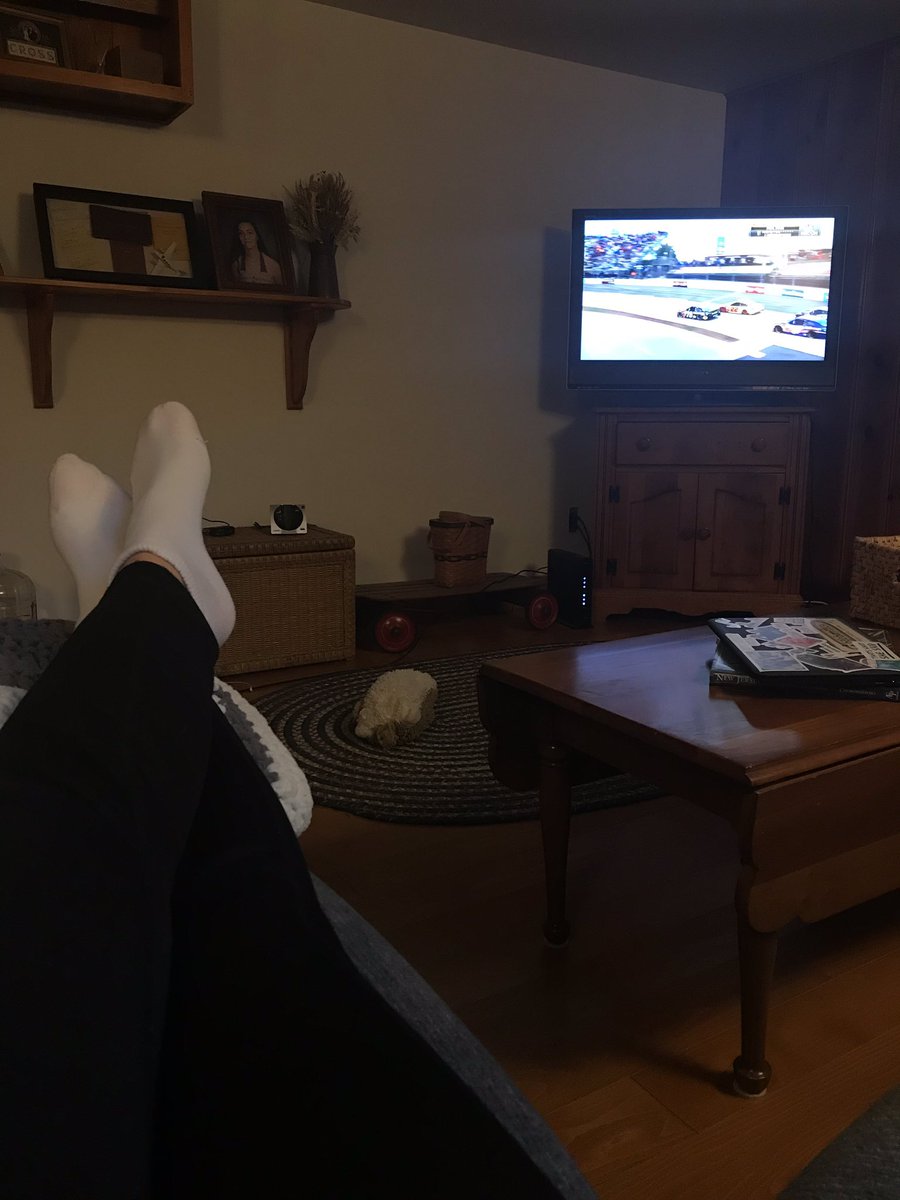 cpg14_mom's tweet image. (Cleaning + Laundry)all day + Sick Kiddo = Slug Sunday night #mommath