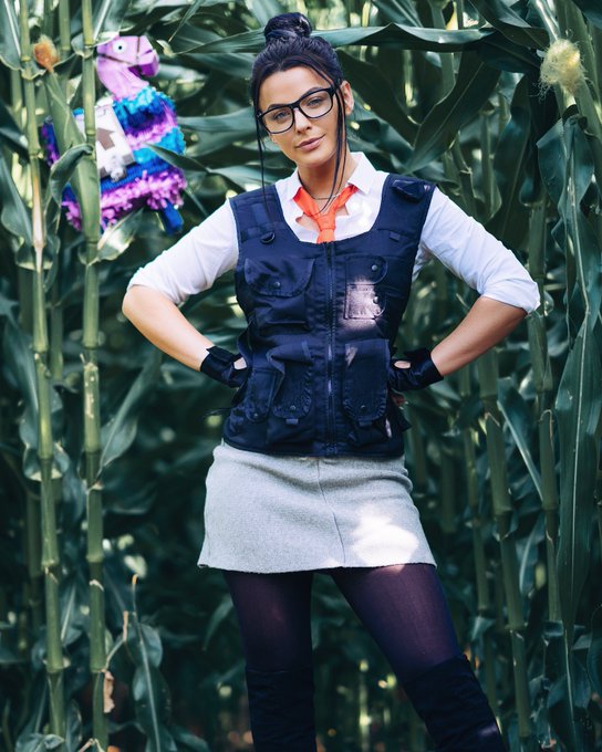 When Fortnite is LIFE 🤣⛏ https://t.co/nOdwHT9VrQ<a href="/tag/coachella18"class="tags"><span>#coachella18</span></a>