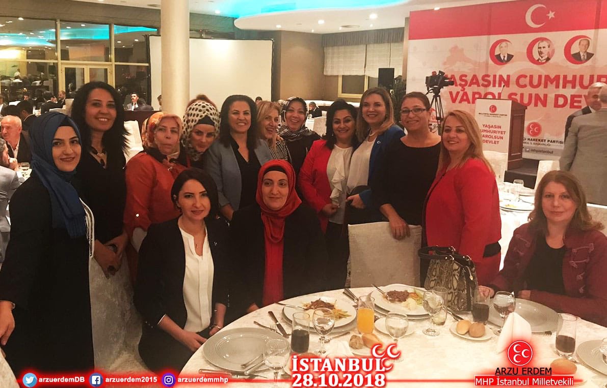 İstanbul il Başkanlığımızın düzenlemiş olduğu #29Ekim #CumhuriyetBayramı gecesinde İstanbul Kadın Kollarından Başkanlarımızla birlikteyiz..

Yaşasın Cumhuriyet, Var Olsun Devlet.