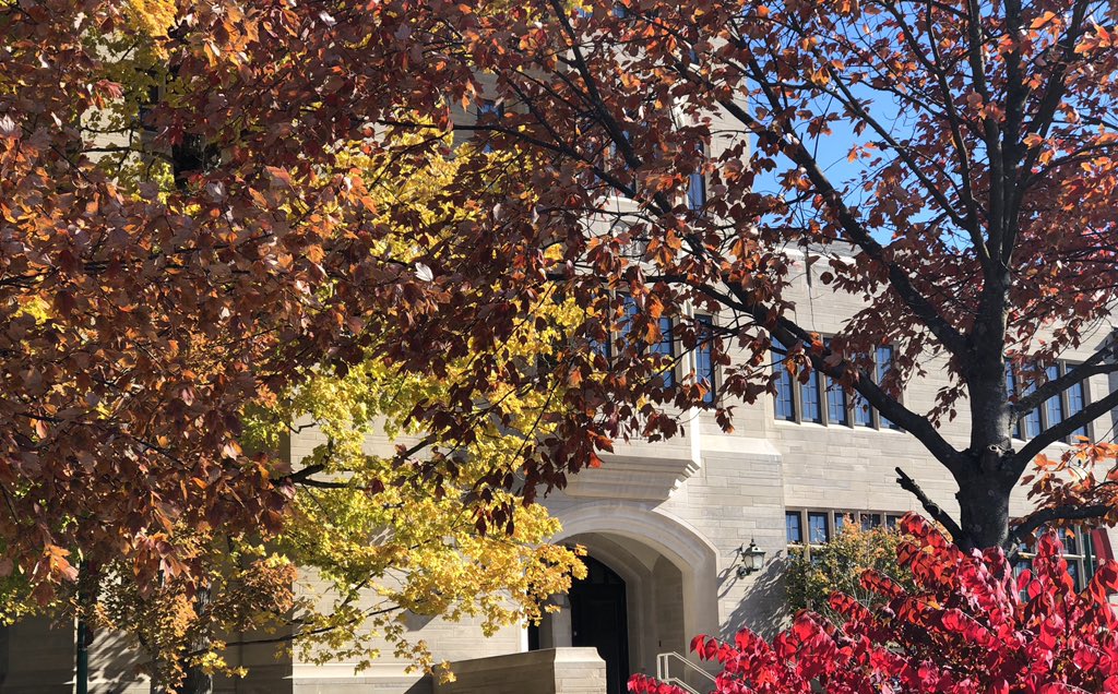 AustenParrish's tweet photo. Difficult to improve on a beautiful autumn day on the @IUBloomington campus in @citybloomington (@VisitBtown). Baier Hall (@IUMaurerLaw) is looking its best.
Although... preparing to teach Guaranty, Byrd, and Hanna can be a bit of a Sun. afternoon buzzkill. #civproproblems https://t.co/u9OAg6k5oM