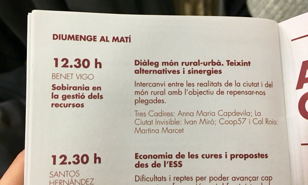 CarlotaVFT's tweet photo. Avui a la #fesc diàleg món rural-urbà, teixint alternatives i sinergies a través de l’ESS. S’han exposat reptes importants com repoblar, recomulalitzar, reapropiar, corresponsabilitzar... #FESC18 #ess #daquellesllamboresaquestesalternatives https://t.co/o3H185tbiX
