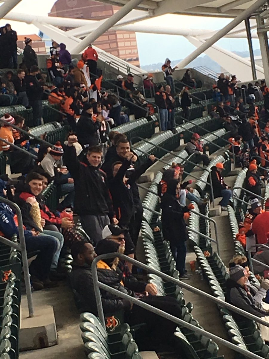 KFBknights's tweet photo. KFB enjoying the @Bengals crushing it in the first half! Keep Rolling! Climb the mountain @Bengals !!! It’s a beautiful Dey! #SeizeTheDEY #KingsStrong https://t.co/qmmx4nXhxr