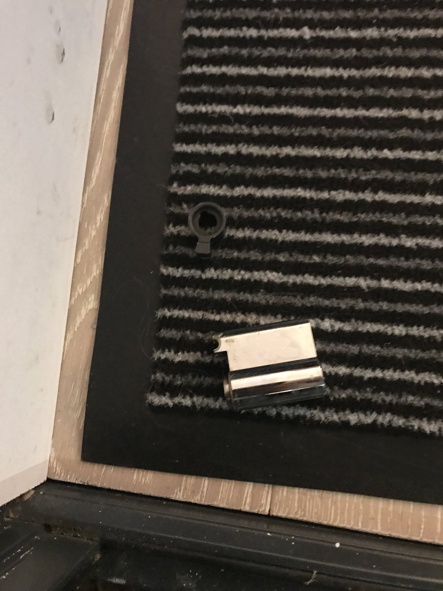 CountyBoarding's tweet image. Just attended a property after a burglary in Surbiton KT5 via an insurance company, lock snapping used as method of entry by offender(s) - Insist your new door locks are British Standard and carry the #LocksWithHeart symbol or just contact us to upgrade to @avocetabs cylinders 👍