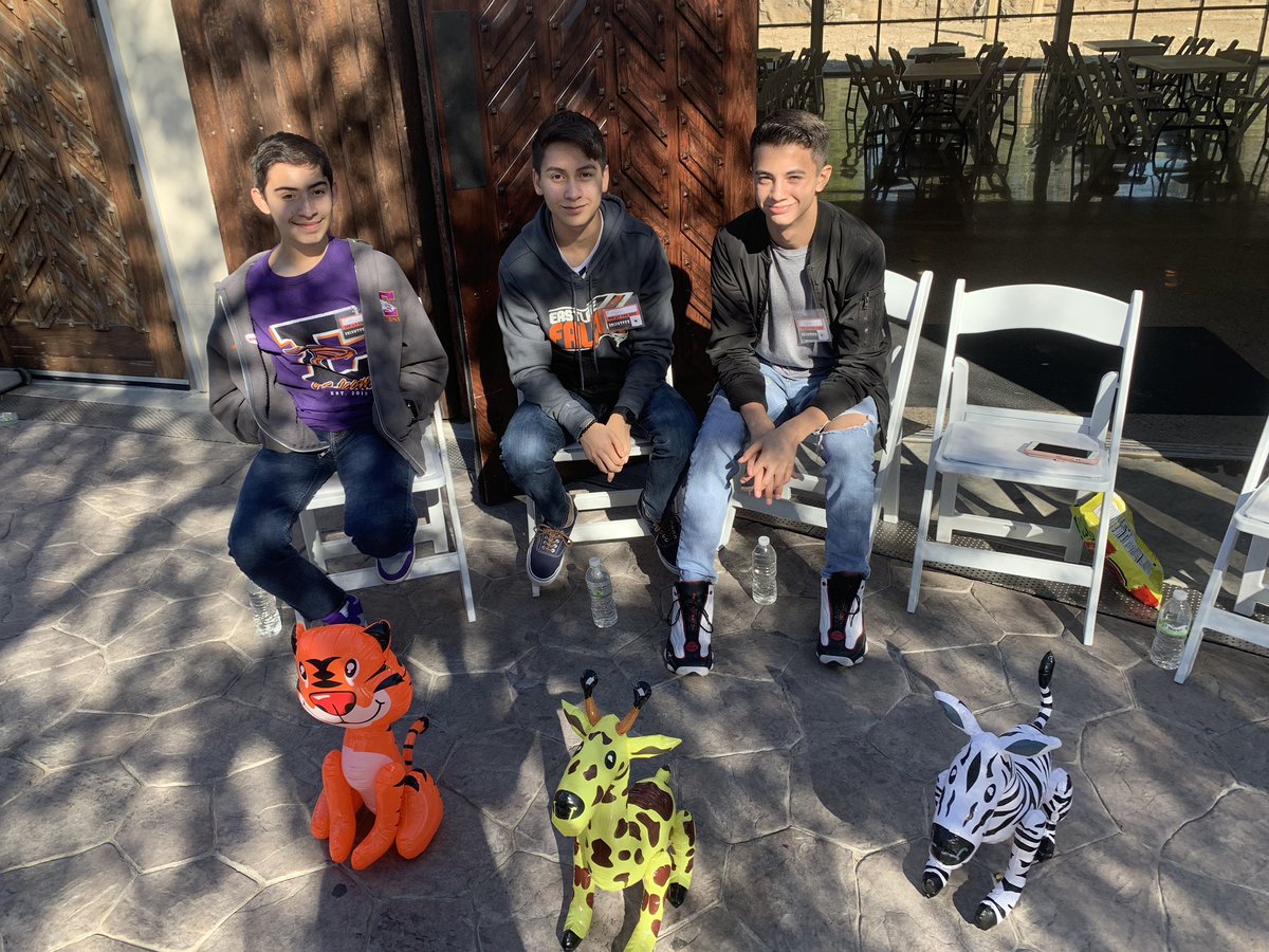 NHSEastlake's tweet photo. NHS members at Boo at the Zoo!! https://t.co/5XyqQ9tfWM