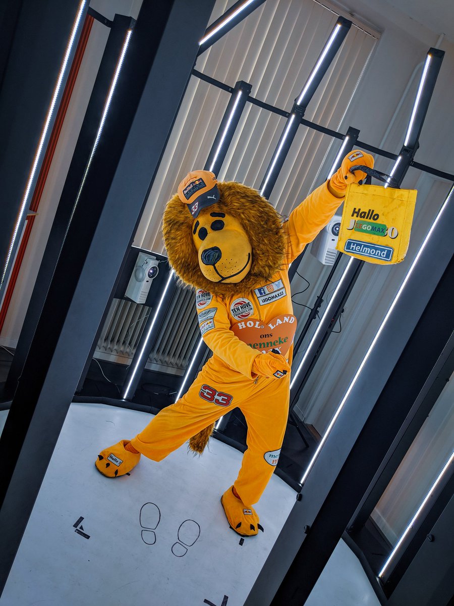 Wereldprint's tweet photo. Samen met @LEGOMAX33 zijn we trotse supporters van Max Verstappen. Gaat hij vandaag net zo snel als een 3D scan bij ons? | #3D #3Dprinting #3Dprint #3Dscan #3Dselfie #Formule1 #F1 #WereldPrint #Verstappen #MaxVerstappen https://t.co/GhBAOu7els