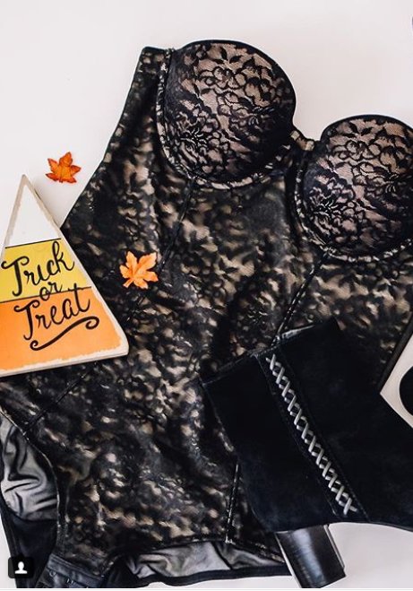 Maidenform's tweet photo. Our body shaper is this years perfect match to go with your Halloween costume! @BusyLittleIzzy is ready for Halloween, are you? Shop here to get yours: https://t.co/jZ6yBatFNp
#Maidenform #Halloween #LoveYourForm https://t.co/lR8qy80mL9