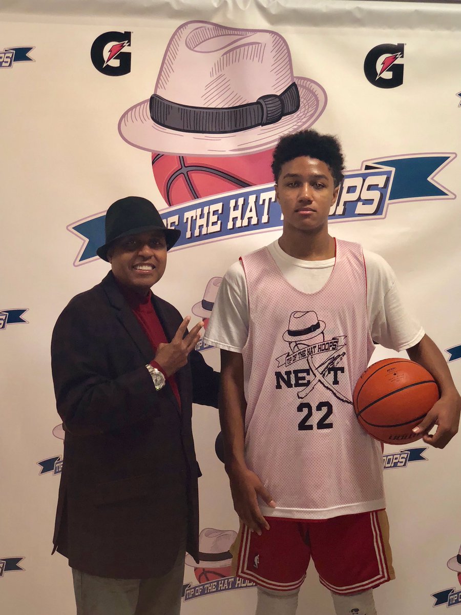 GeeCharles24's tweet photo. #TOTHNEXT Angel Pettit IV made 19 three pointers to win the NEXT camp 3 point contest! @tiphoops https://t.co/7fbIFFPdMo