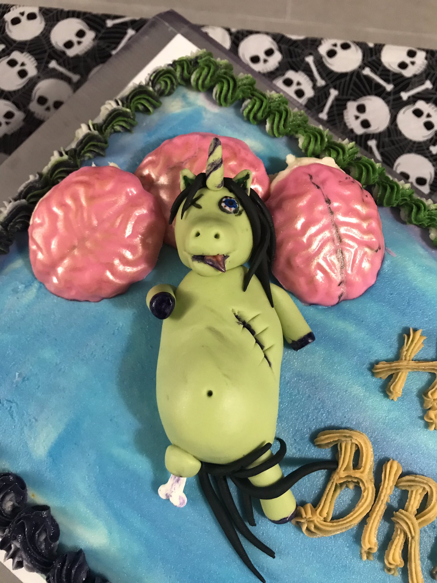 Christy Lorenz Fun Cake Halloween Birthday Cake Zombie Unicorn T Co Ihgkozxshi Twitter