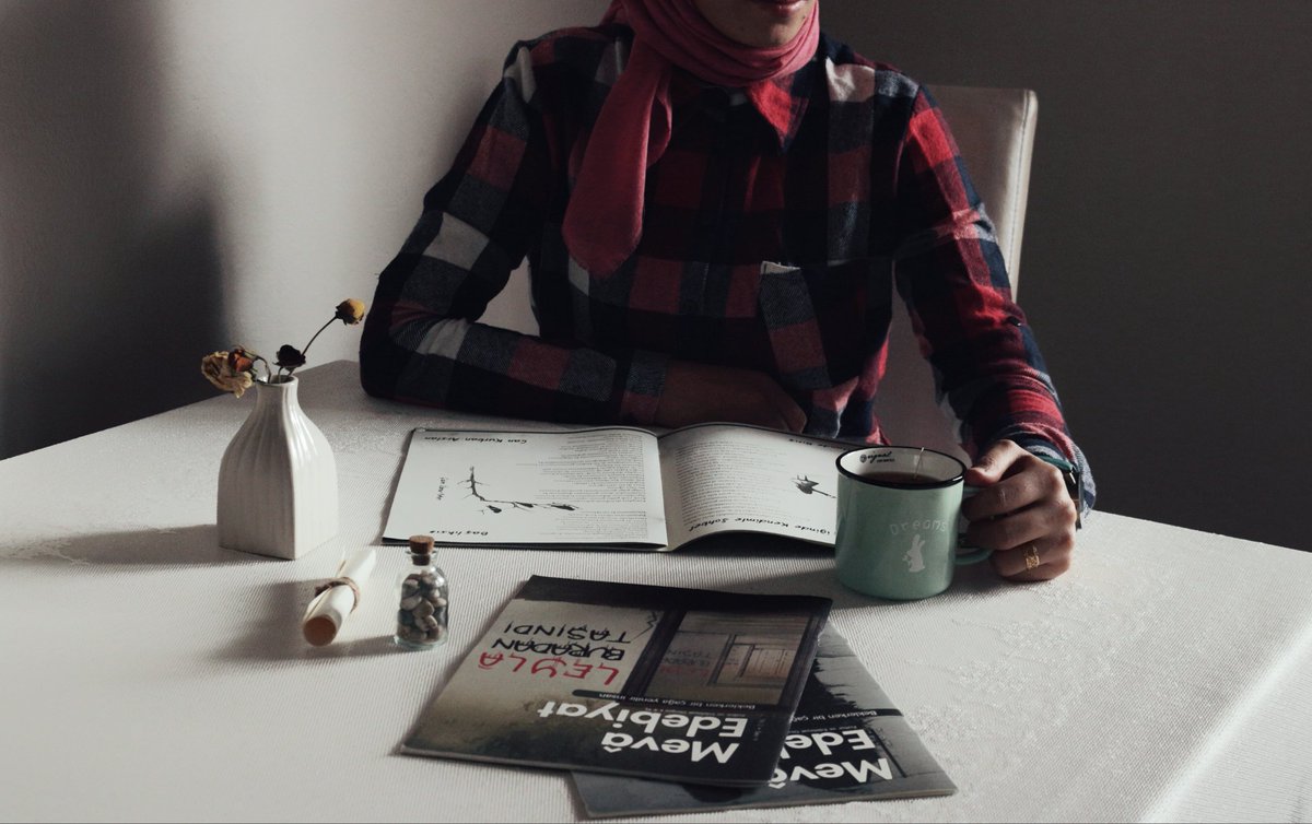 bir adam, bir çiçek ve Allah!
gerisi teferruat |bedia tunç