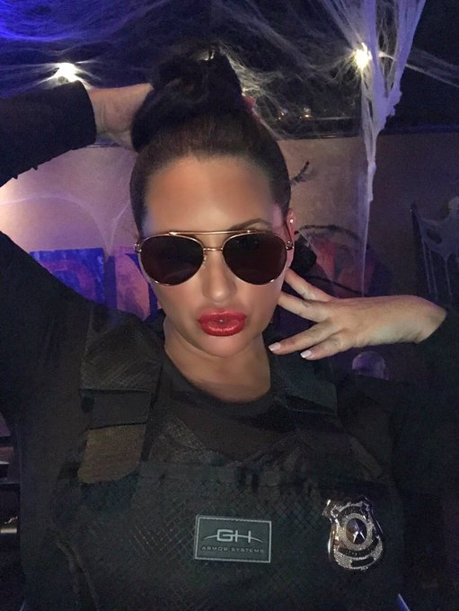 Halloween 2018 https://t.co/4GGAUeLy6x<a href="/tag/boss"class="tags"><span>#boss</span></a><a href="/tag/model"class="tags"><span>#model</span></a><a href="/tag/summer"class="tags"><span>#summer</span></a><a href="/tag/beauty"class="tags"><span>#beauty</span></a><a href="/tag/holiday"class="tags"><span>#holiday</span></a><a href="/tag/palms%20"class="tags"><span>#palms </span></a>