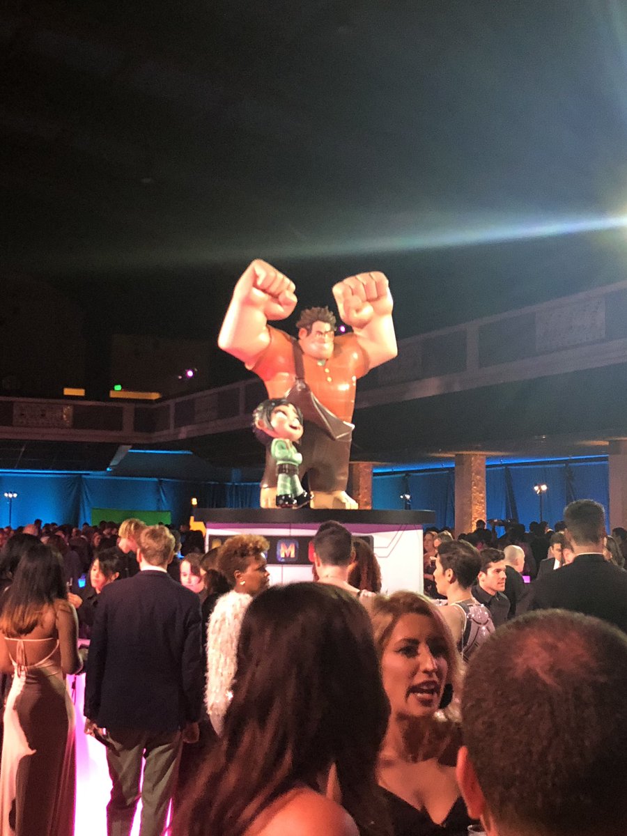 MatMire's tweet image. #RalphBreaksTheInternet wrap party and screening last night! Guys, this movie is really good! You’re gonna love it! #disneyanimation #wdas #WreckItRalph2 #disneyanimators #waltdisneyanimationstudios #wrapparty