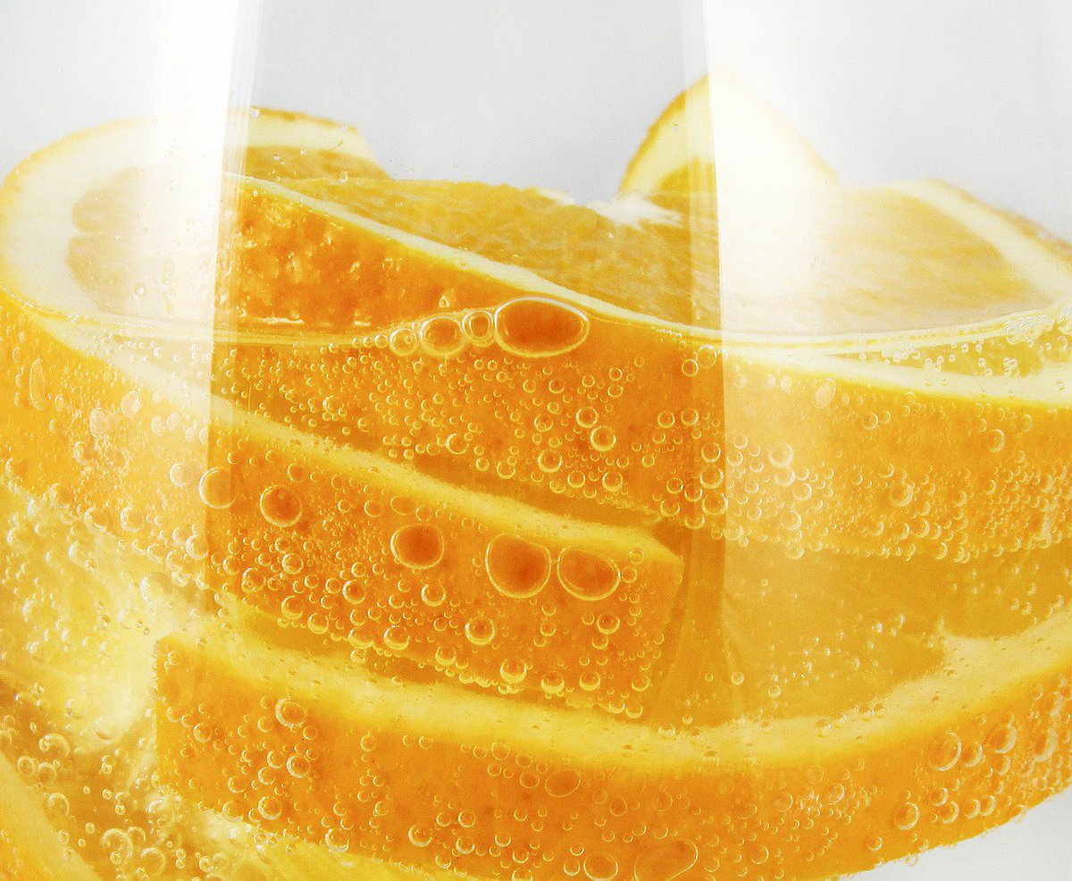 NutritionSummit's tweet photo. Go with sparkling water instead of soft drinks to get the same carbonation kick minus all the fructose. https://t.co/MkJZUY8DFK #HealthTip https://t.co/c8u1xeGUwz