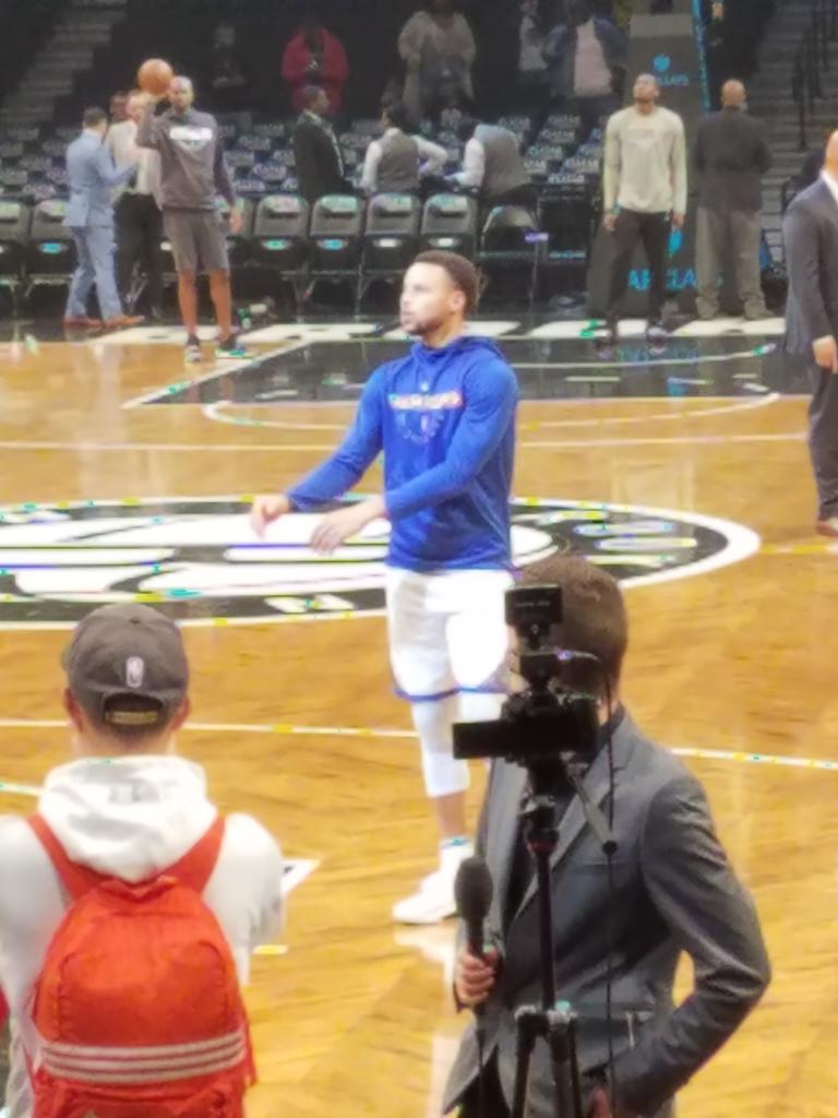 bricamaj13's tweet photo. Yes!!!!!!!The reason I love this game!
#Steph #OMG #feelweak https://t.co/edSgosazeo