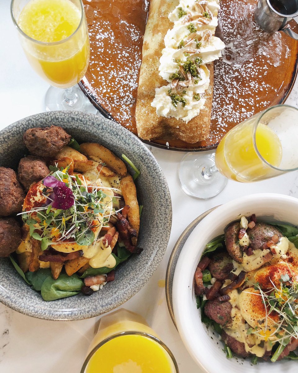 lindork's tweet photo. A new brunch option in Edmonton opens Monday! 🍳♥️ OEB Breakfast Co. in @EnbridgeCentre will serve brunch every day of the week! 🙌🏻😋 Thrilled to attend today’s media tasting. Breakfast poutines, french toasts, crepes, bennies, on &amp; on. #yegfood #exploreedmonton #fillthesoul #yeg https://t.co/1Zx2gnFc3o