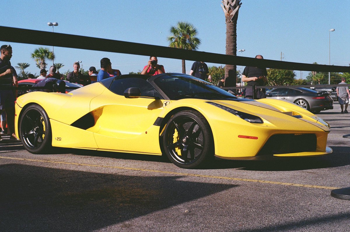 YellowPenn34's tweet photo. #laferrari #35mm #minolta #x700 https://t.co/nkb7CvrvYq