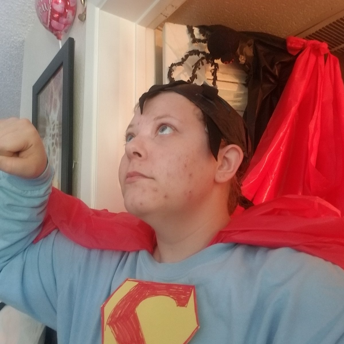 HeatherKor86's tweet photo. supplies: blue shirt,construction paper, red pen, black plastic bag, black felt, red shirt.#SideshowSpooktacular2018 #SideshowCobbledCosplay #Superman https://t.co/6hzLGivvKl