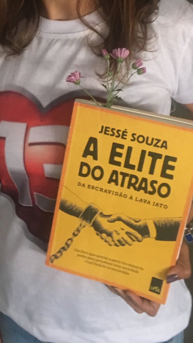 lusitaniaborges's tweet photo. @J_LIVRES #ViraVirouHaddad #LivroSim #HaddadPresidente , chorei, fiquei emocionada e arrepiada da urna até chegar no carro . Emoção q ñ se traduz em palavras #DemocraciaSim o céu estava diferente, vamos vencer #HaddadSim https://t.co/jTSgKJw7WO