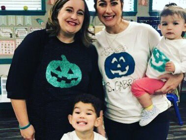 ::ON THE BLOG:: Guest blogger @laurabethacosta shares all about the #tealpumpkinproject and why it’s so important for so many in “Keeping It Teal This Halloween.” Mommas, will YOU put out a teal pumpkin this Halloween?

houston.citymomsblog.com/keeping-it-tea…