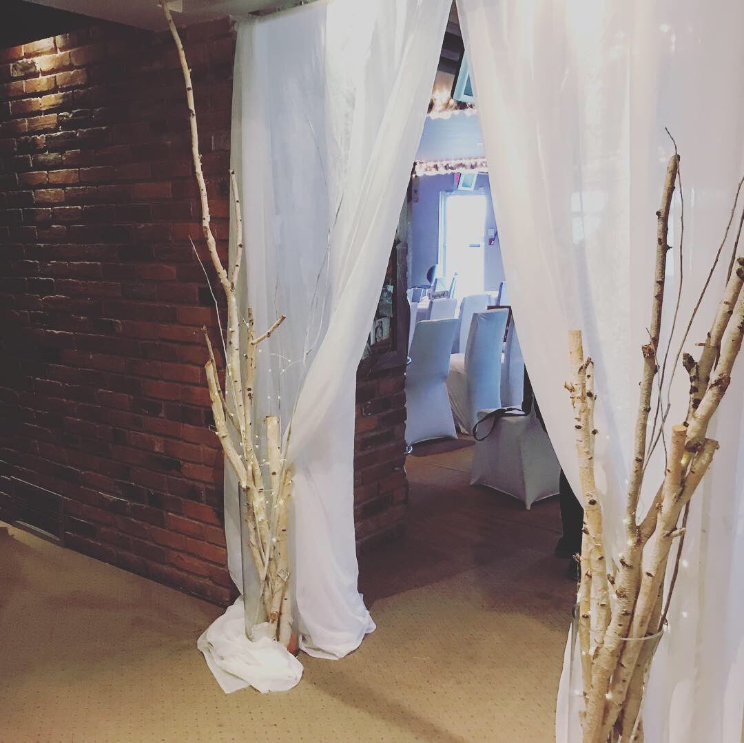 TheRanchResort1's tweet photo. Our last wedding of the season was beautiful!!! It snowed at just the right moment 💍
Congratulations Allysha and Drew https://t.co/kfsGhDtlRb