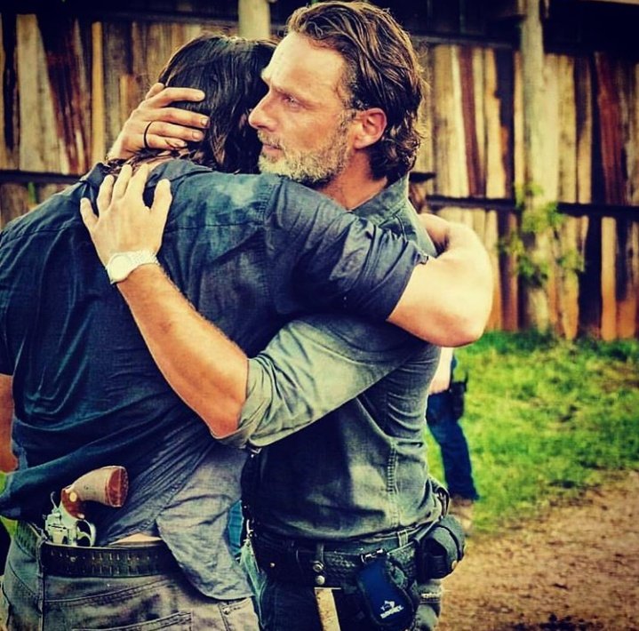 grislu's tweet photo. Llego el momento de decir #goodbye #RickGrimes
Sad moment, #ByeBye
😭😭😭😭
#twd
#TWD9naFOX 
#TWDFamily 
#TWD rick 
#RickGrimes 👏🏼
#TWDOurWorld 
#twd9 
#twdseason9 
#TWD rick 
#twdenFox https://t.co/TWX3WW47PG