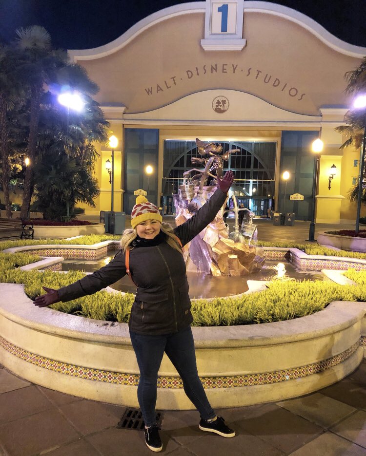 Julietalice95's tweet photo. Iβm dressed like a marshmallow because itβs so cold, but this has been an incredible weekend at Disneyland Paris π
#disneyland #halloween #paris #disneylandparis #disneystudios #marshmallow #ootd #freezing #socold #notevenwinteryet #bestweekend #lovingthis #familytime https://t.co/MU6OQ7K3kE