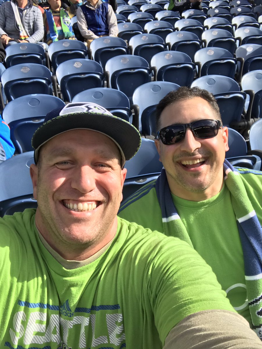 DJ lofton (@mrmcdoozer) on Twitter photo #SoundersMatchday #SoundersMatchday