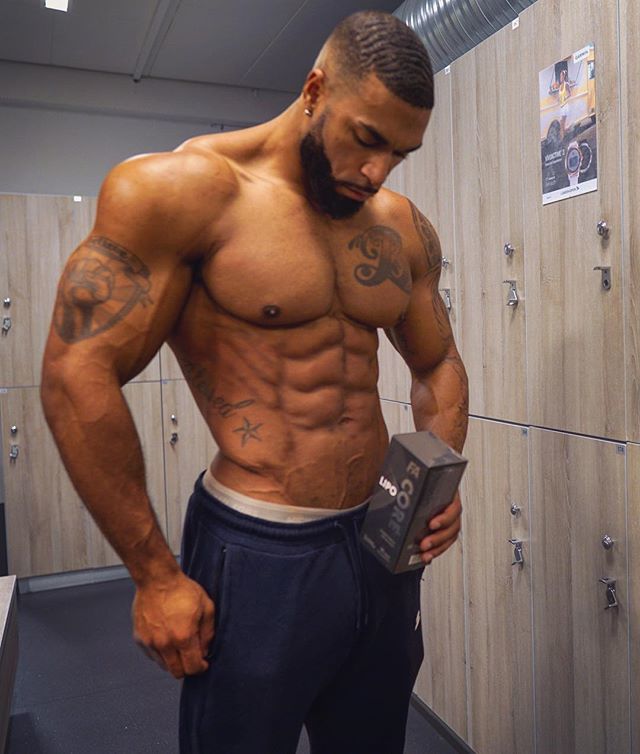 jacobsumana's tweet photo. 30min prior to My cardio sessions I use the LIPO fatburner by @fanutrition . First and foremost it’s all about putting in the work in the gym and keeping the food clean in the kitchen. But a fatburner does actually give you a fatloss boost💦
@fanutrition #FAnutrition https://t.co/m0zWoGkIUi