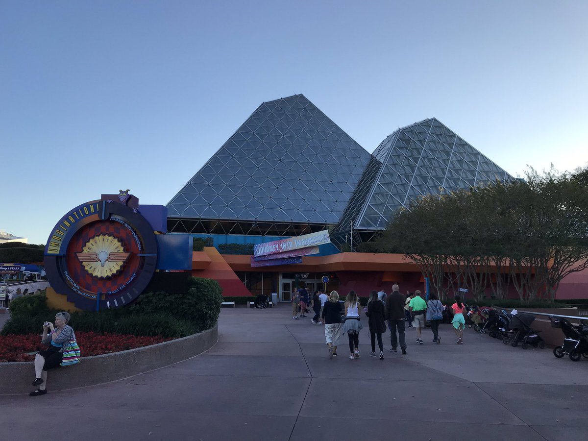 TemporarilyLit's tweet photo. Uh, Figment? Yes, please! #3OclockWeekend https://t.co/gGrulpEx3L