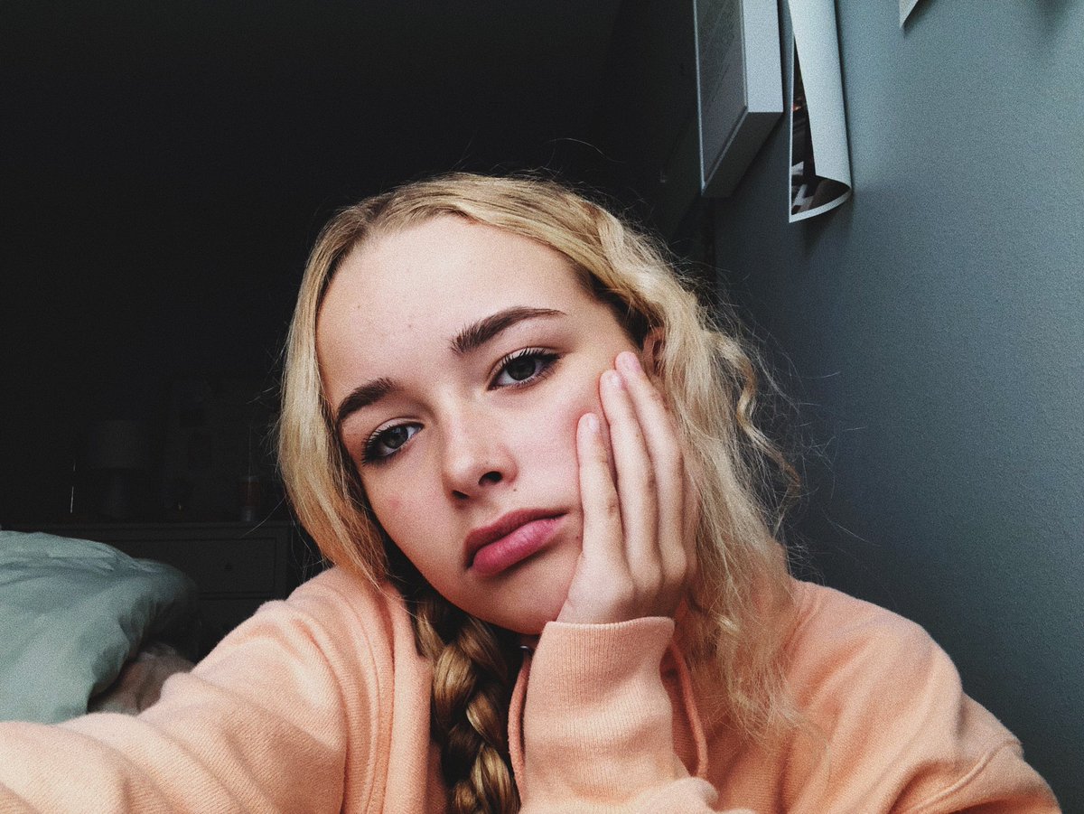 neptuneavery's tweet photo. the things I would do for us🤞🏼 https://t.co/oDsjnQtNnL