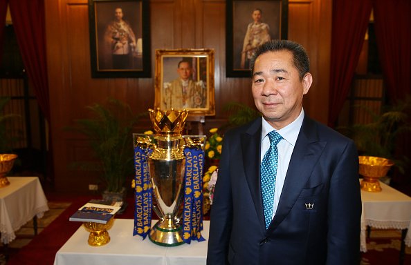 BBCSport's tweet photo. A Leicester City legend.

Vichai Srivaddhanaprabha cleared their debts and saw the club win promotion to the top flight four years later. 

They then beat odds of 5000-1 to claim the Premier League title in 2015-16.

Memories that will never be forgotten.

https://t.co/YlJb5AEfWj https://t.co/Y7F5i7mlC0