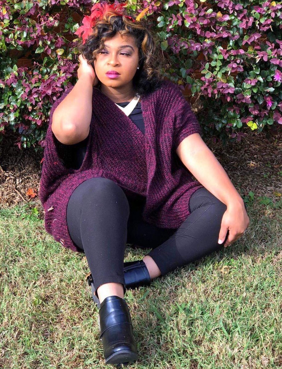 TaintedBeautyWM's tweet photo. It’s Fall my favorite season 🧡💛 #divadayinternational #divadaymodel #theeplussizemodelashleyD https://t.co/lfr5ACqQOG