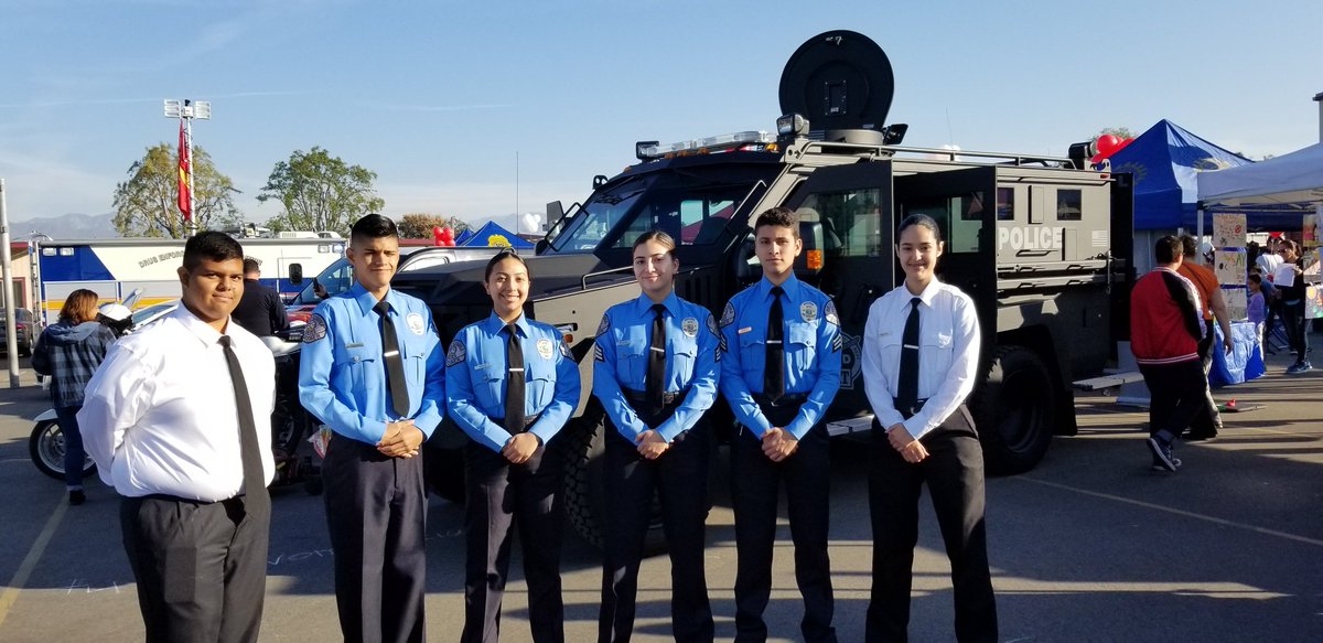 EFloresWCPDPIO's tweet photo. @WestCovinaPD Explorer Post #499 participated in the #RedRibbonRally at West Covina High School. The Explorers posed with  Mrs. Camarena, Wife of DEA Agent, Kiki Camarena. https://t.co/RJOqIOmLCo