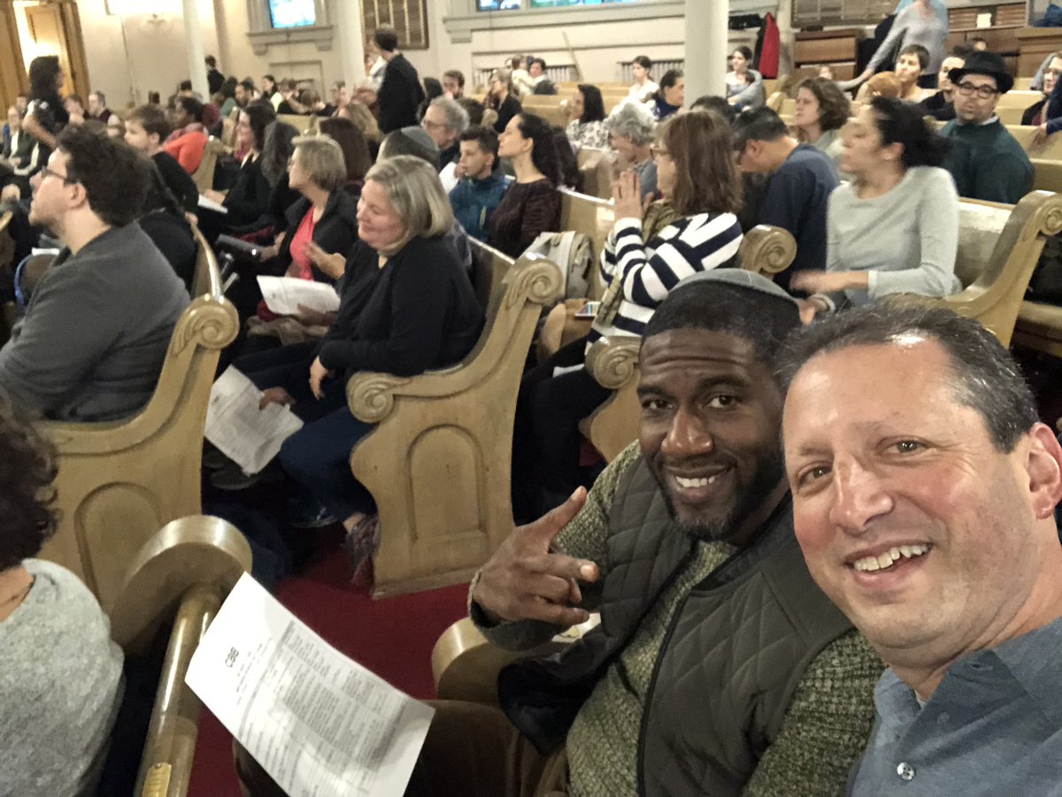 bradlander's tweet photo. Thanks @JumaaneWilliams for joining the sing-along at Congregation Beth Elohim @cbebk this afternoon. Healing & power in solidarity & song. Especially loved singing “Lean On Me” together. https://t.co/Uflawy61XC