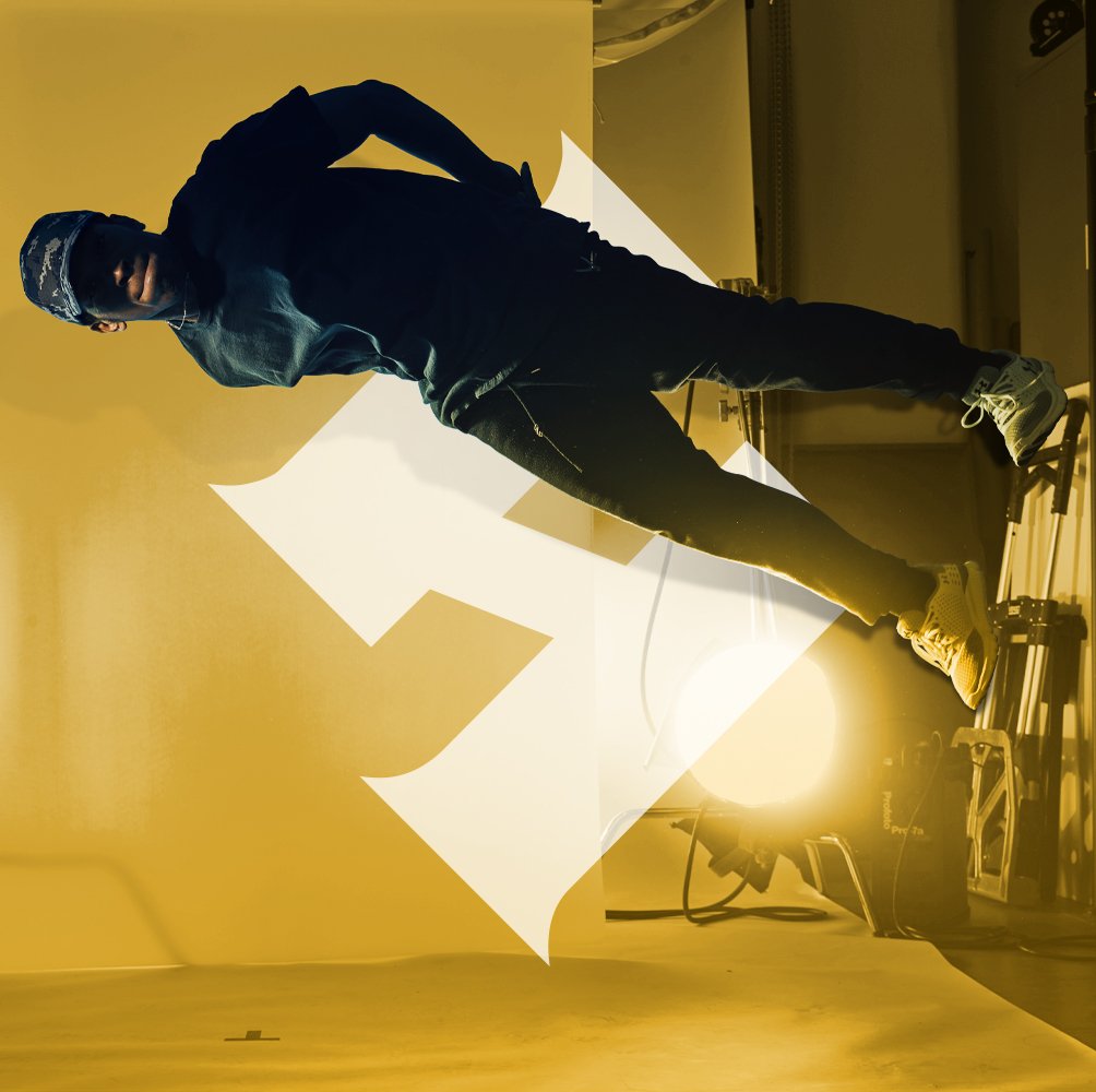 headstartcaps's tweet photo. Spydey is truly a spectacle in full action. There is no change in the direction of this photo. He surprised the entire crew when he showed us this gravity defying freeze. #HeadStartCaps https://t.co/oICw3a26xw