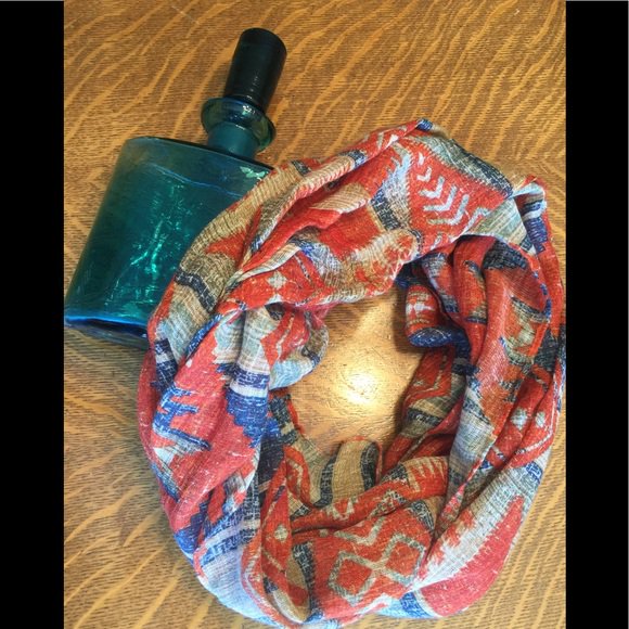 thriftcentralga's tweet photo. So good I had to share! Check out all the items I'm loving on @Poshmarkapp #poshmark #fashion #style #shopmycloset #paige #chaps #anthropologie: https://t.co/WsXoQ5RRv6 https://t.co/NBODX2wSns