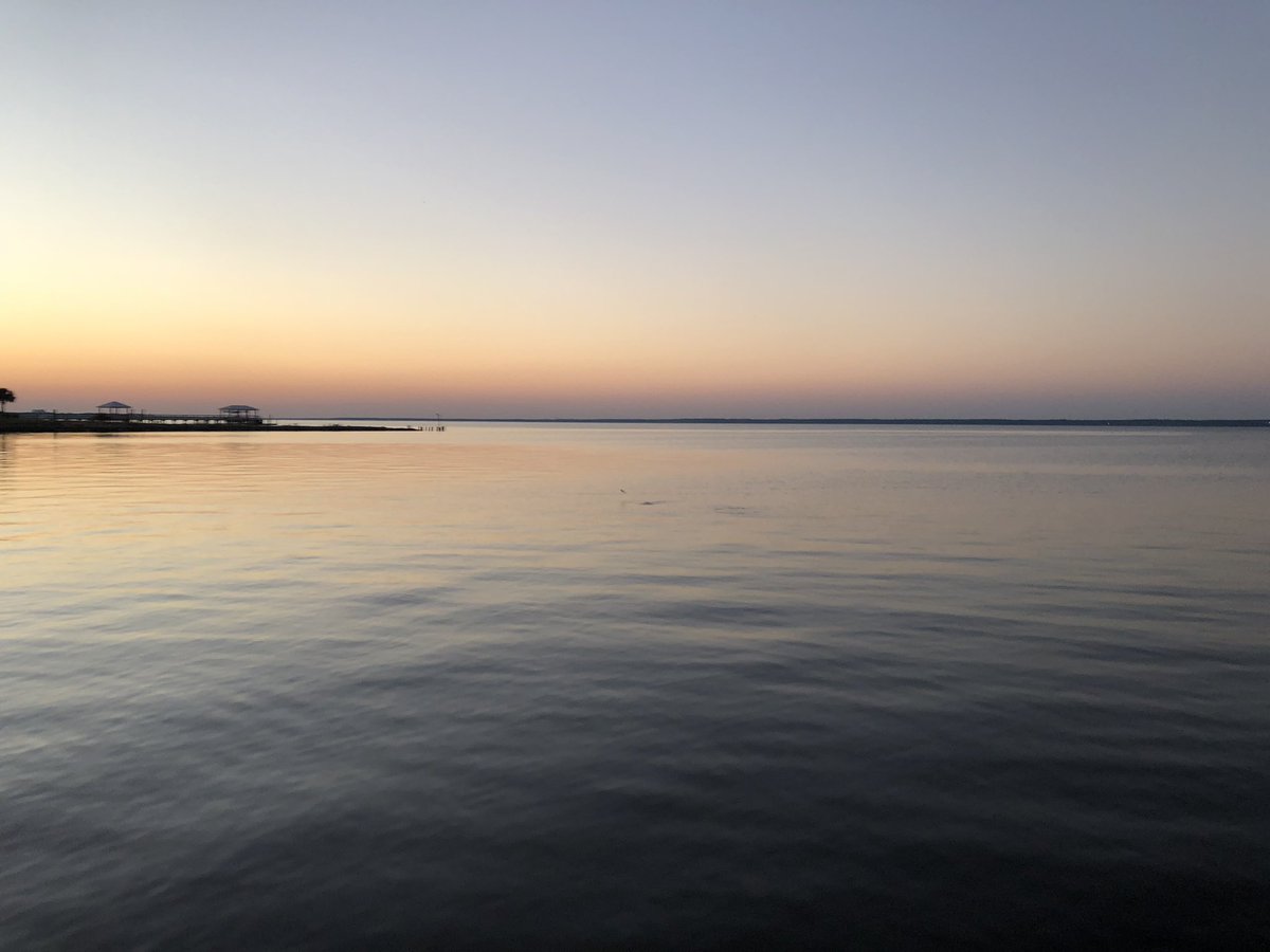 TRC227's tweet photo. @WesWilliamsII @WLOX Pass Christian Sunset https://t.co/rA7YUq8D8f