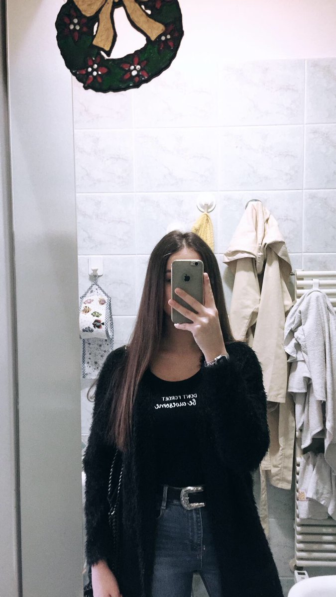 babbol03's tweet photo. I look like an angel, but I’m a devil🥀 https://t.co/fZJEhw4Xrd