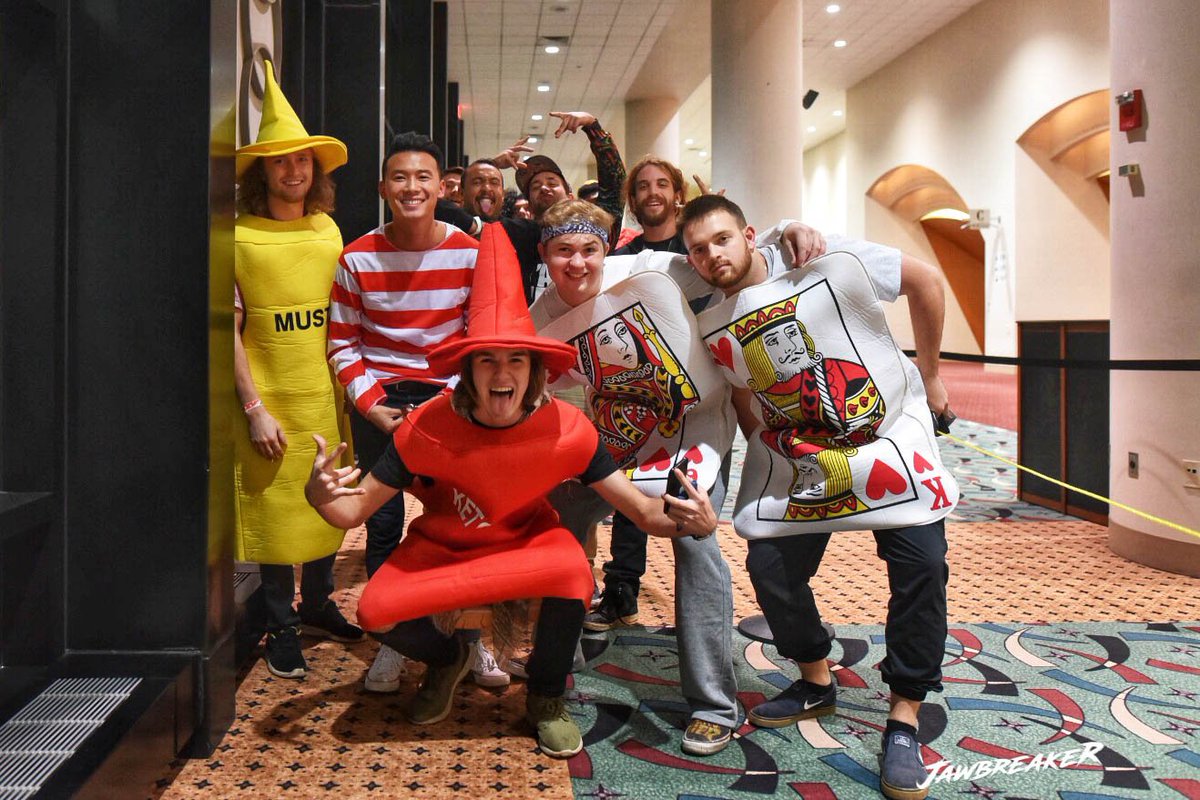 Doors are officially open for Day 2 of <a href="/jawbreakerfest/">Jawbreaker Fest</a> !

Let's see what you got Jawbreakers!

Small amount of tickets still available!

🎟: fanlink.to/JAWBREAKERFEST 

📸: @rperg