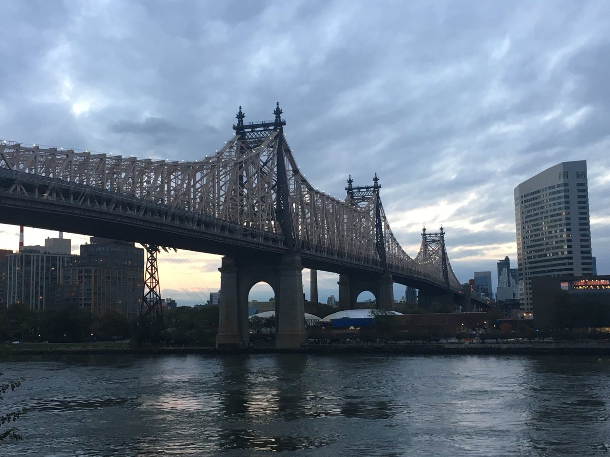 This is the Queensboro Bridge. The 25K mark of the #TCSNYCMarathon is right in the middle. As you climb the bridge from the Queens side, it will be the last bit of quiet before the thunderous cheers of First Ave in Manhattan. Take in the quiet and gather your thoughts. Get ready!